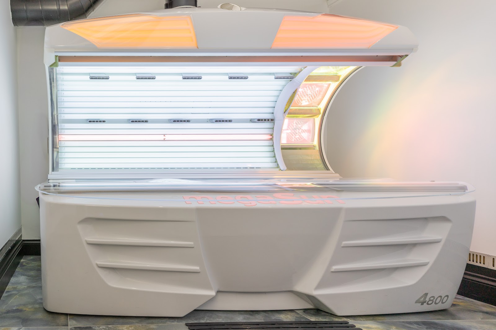 MegaSun 4800 at Tan Eazy, Sevenoaks